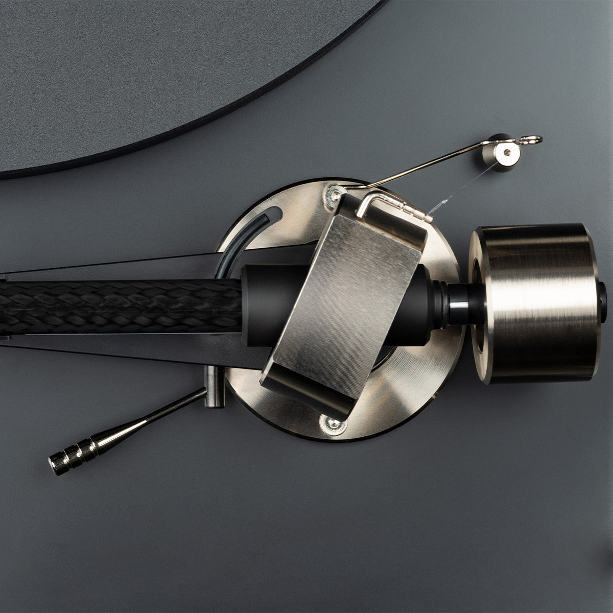 Pro-Ject Debut PRO B Balanced Turntable with Pick it PRO Balanced Cartridge