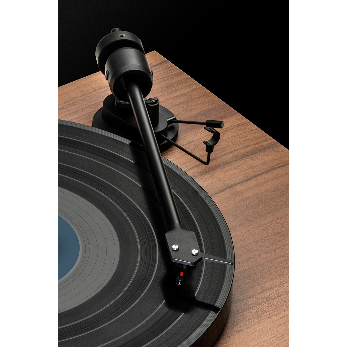 Pro-Ject E1 BT Plug & Play Turntable with Built-In Phono Preamp & BT Transmitter (Black)