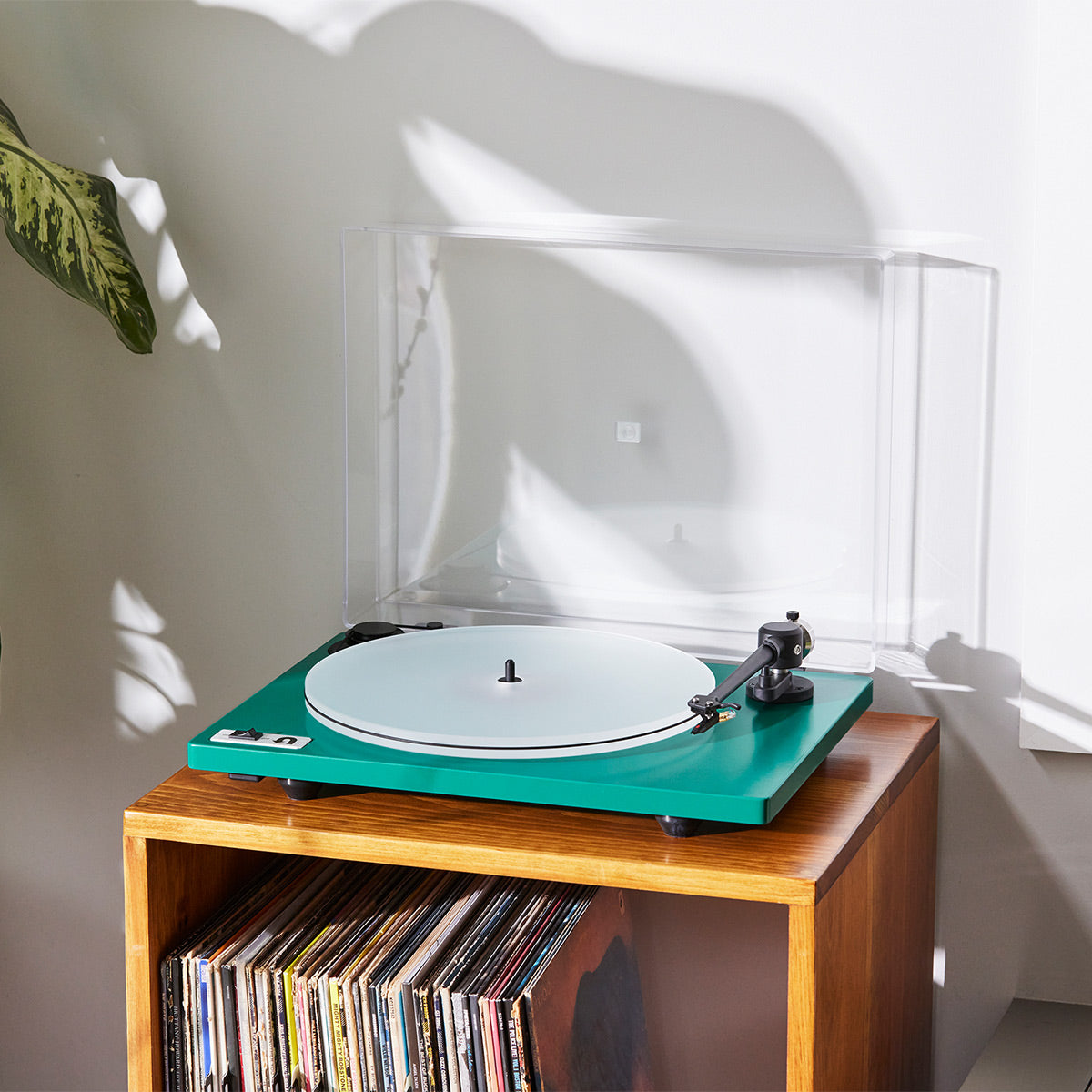 U-Turn Audio Orbit 2 Plus Turntable with Built-in Preamp and Ortofon OM 5E Cartridge (Green)