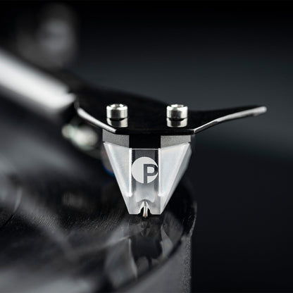 Pro-Ject Debut PRO B Balanced Turntable with Pick it PRO Balanced Cartridge