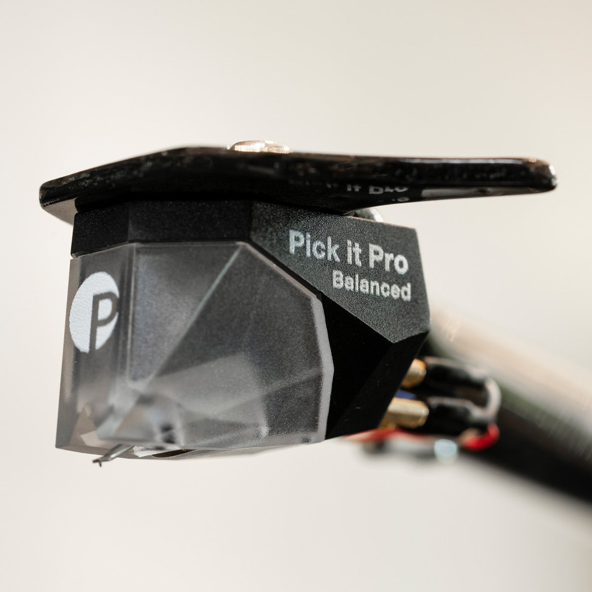 Pro-Ject Debut PRO B Balanced Turntable with Pick it PRO Balanced Cartridge