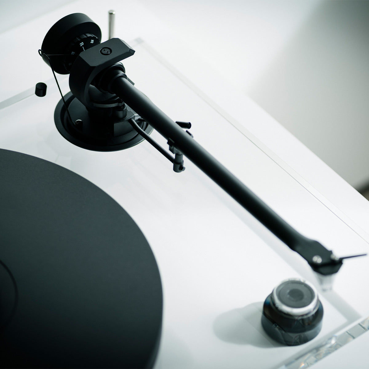 Pro-Ject XA B Balanced Turntable with Pick it PRO Balanced Cartridge